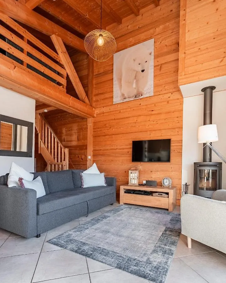 Chalet 2 Bed Chalet, Sleeps 5 With Shared Pool - Morzine France