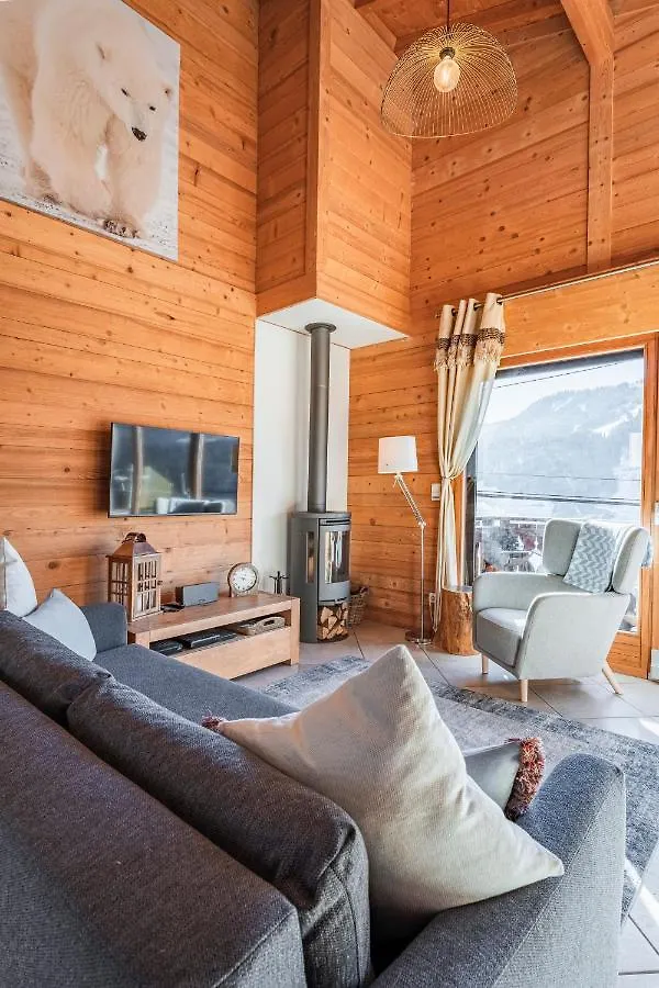 2 Bed Chalet, Sleeps 5 With Shared Pool - Morzine 0*,  France