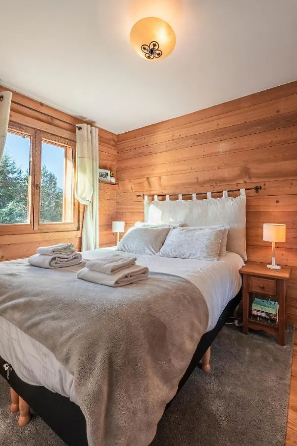2 Bed Chalet, Sleeps 5 With Shared Pool - Morzine