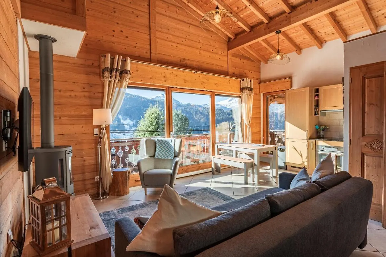 2 Bed Chalet, Sleeps 5 With Shared Pool - Morzine Chalet